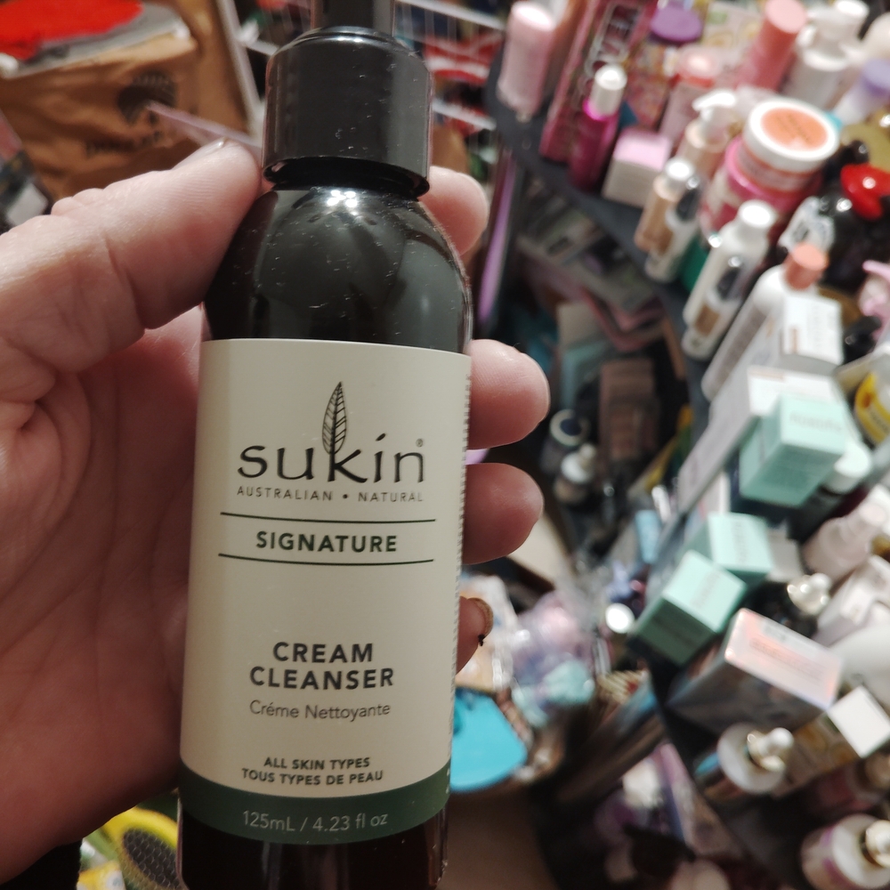 Signature Cream Cleanser — Green & White